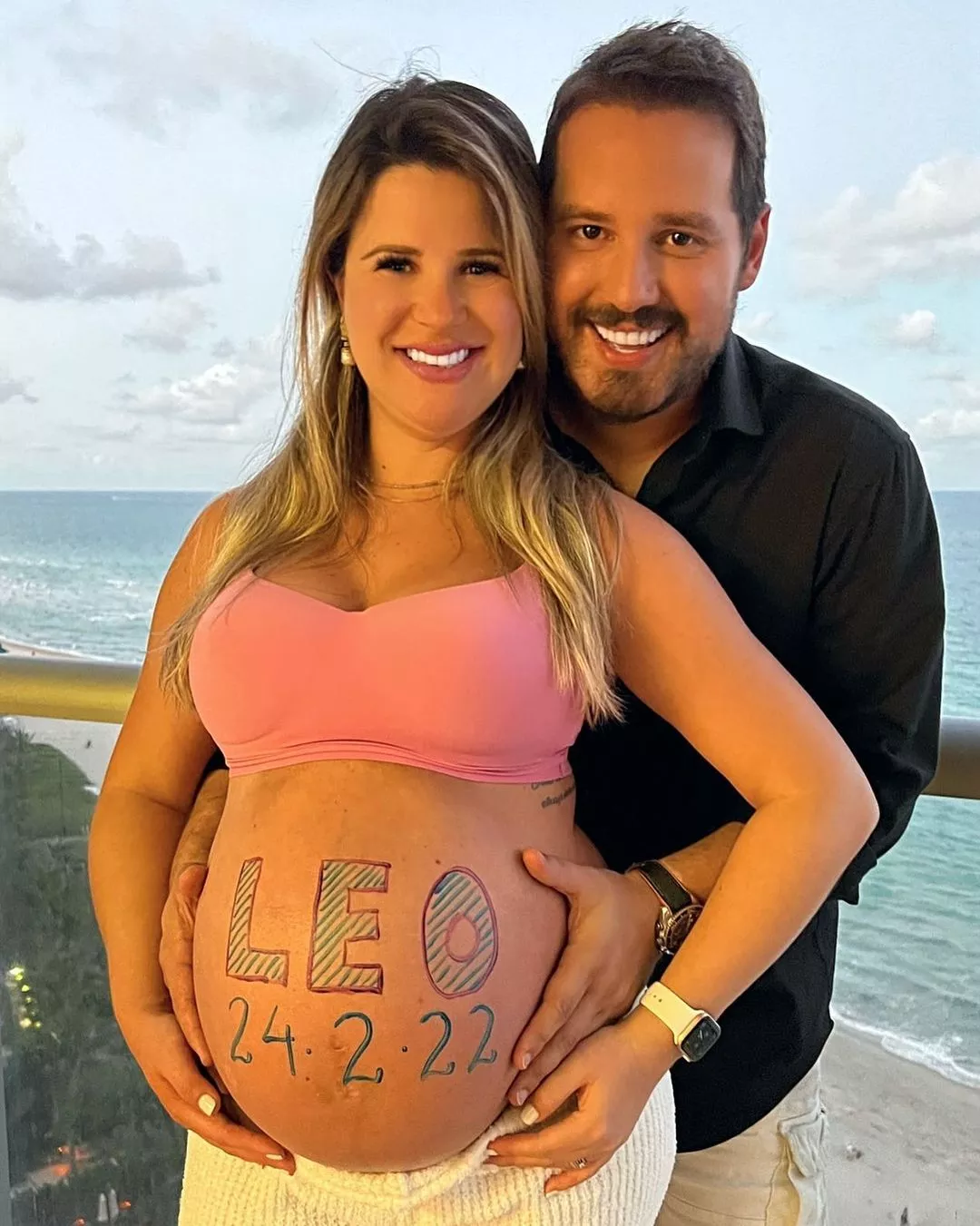 Jornalista E Apresentador Dony De Nuccio E Larissa Laibida Dão Entrada Em Maternidade Em Miami