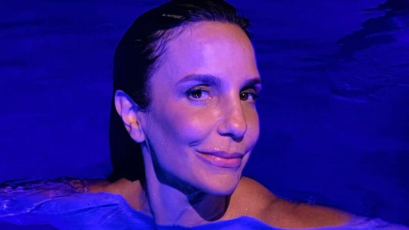 Ivete Sangalo surpreende com fotos na piscina: ''Belíssima''