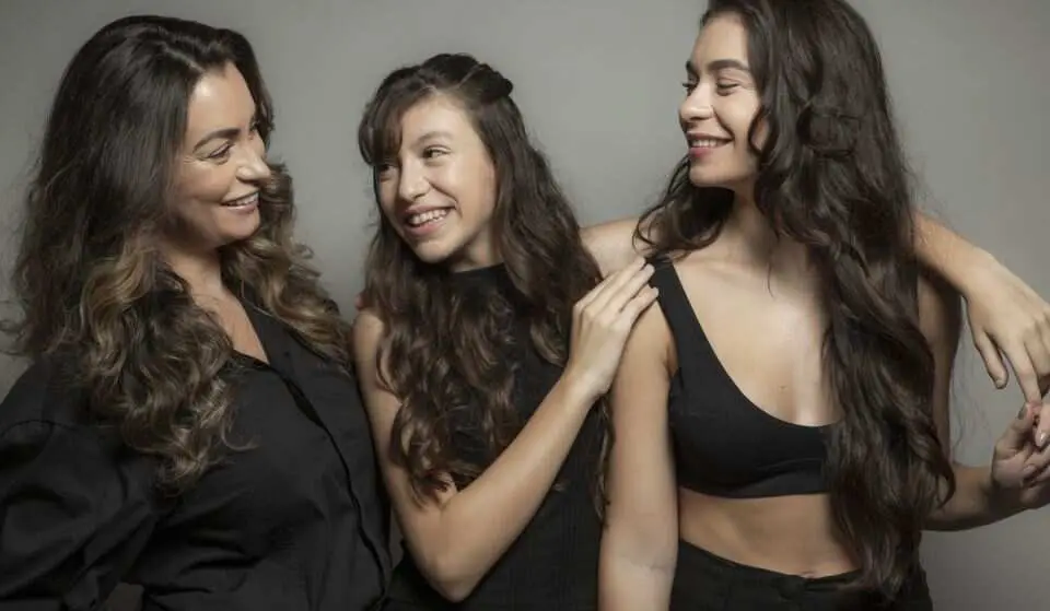 Aline Dalcin Com As Filhas Isabelle E Nicolle - Crédito Da Foto: Divulgação Rl Assessoria