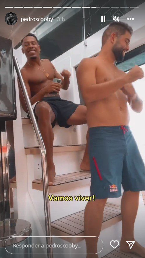 Pedro Scooby e Paulo André curtem passeio de barco juntos: ''Amo demais maninho'' - Crédito: Reprodução/Instagram 