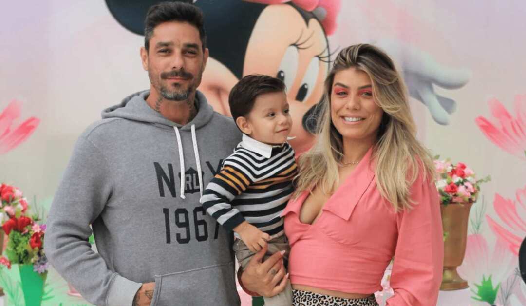 Ex BBB Fran Grossi leva o filho Enrico em aniversário de Maitê, filha de Carol Raggi - Fotos: Helly Santos / Divulgação