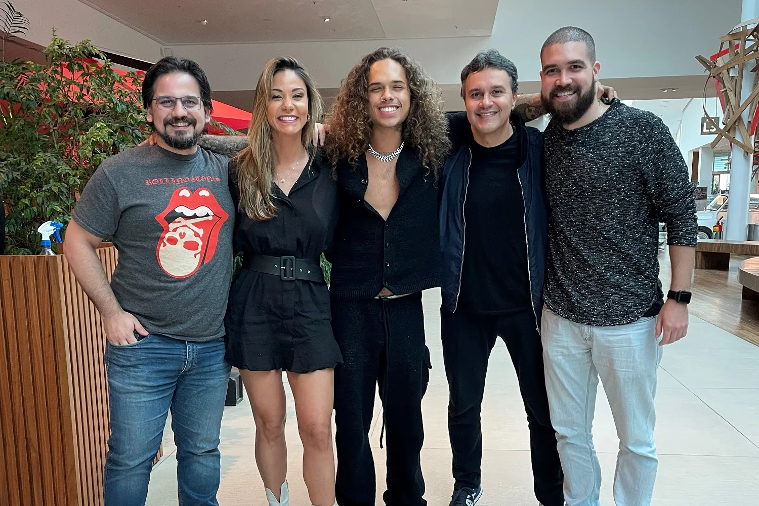 Ulises, Kamilla, Vitão, Paulo Lima e Víctor Oliveira – Foto: Divulgação