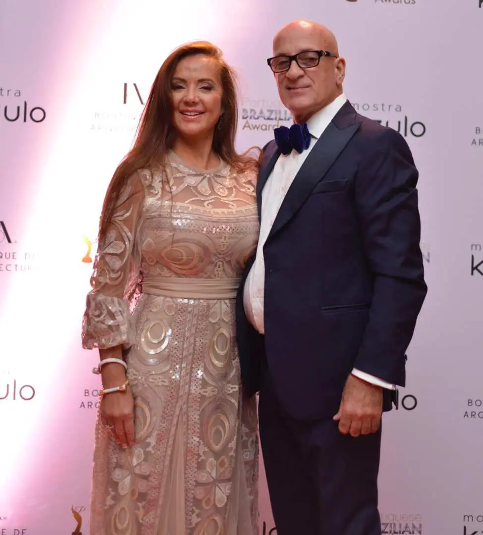 Artista Plástica E Design De Ambiente, Márcia Maksy Makkos É Premiada Em Paris 4 Márcia Maksy Makkos E O Esposo Thomas Makkos - Foto: Tom Bueno / Divulgação