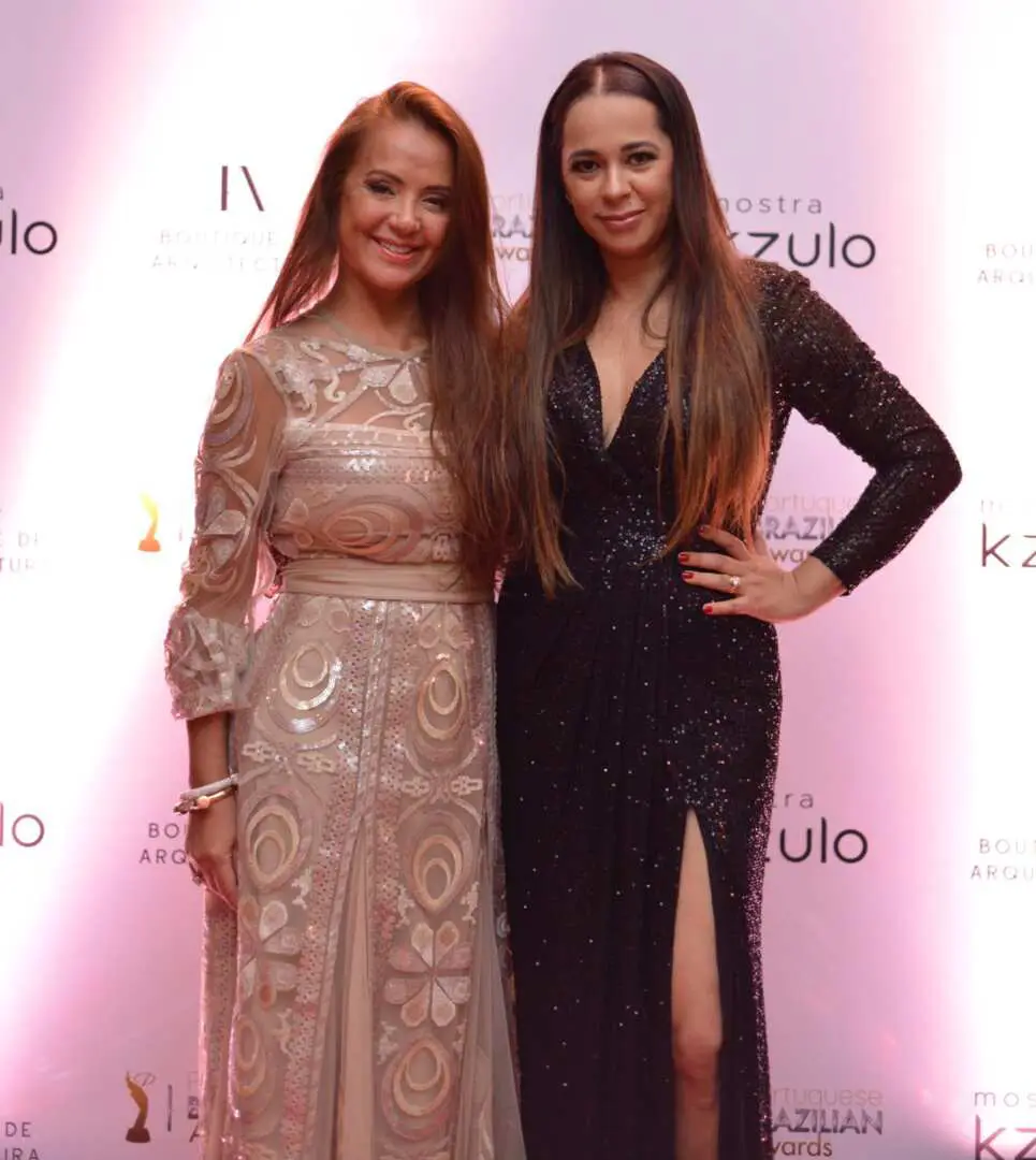 Artista Plástica E Design De Ambiente, Márcia Maksy Makkos É Premiada Em Paris 5 Márcia Maksy Makkos E Marcilia Luzbet - Foto: Tom Bueno / Divulgação