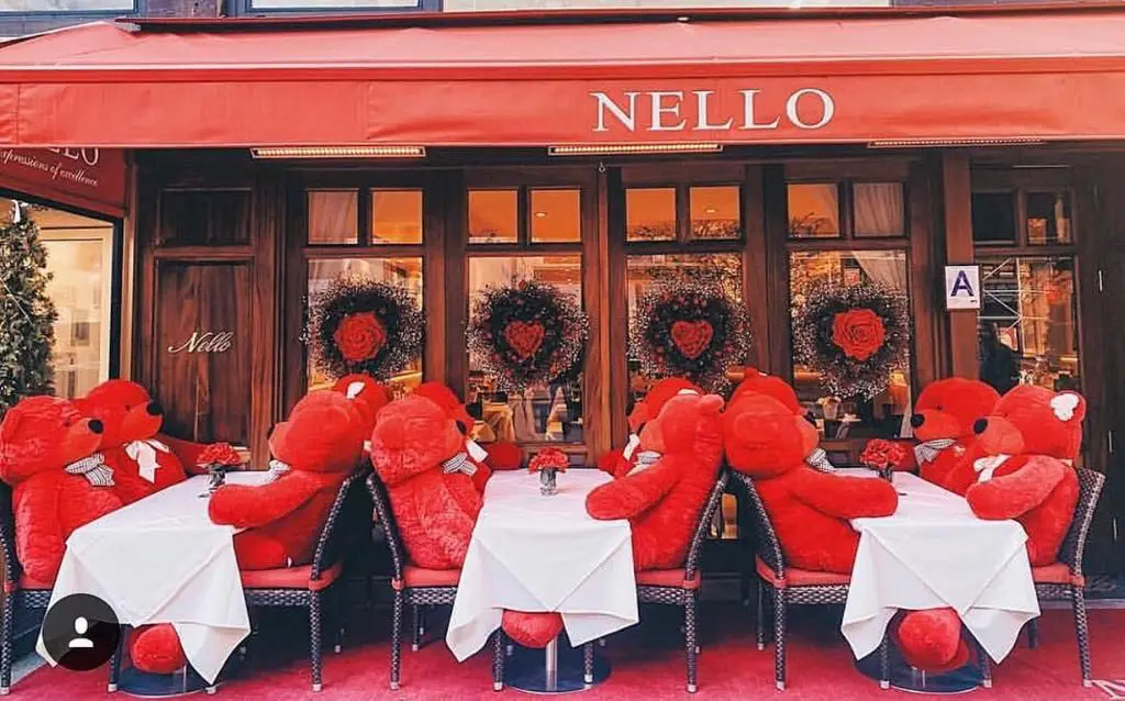 Artista Plástica E Design De Ambiente, Márcia Maksy Makkos É Premiada Em Paris 2 Decoração Do Restaurante Nello Para O 'Valentine'S Day' - Foto: Acervo Pessoal