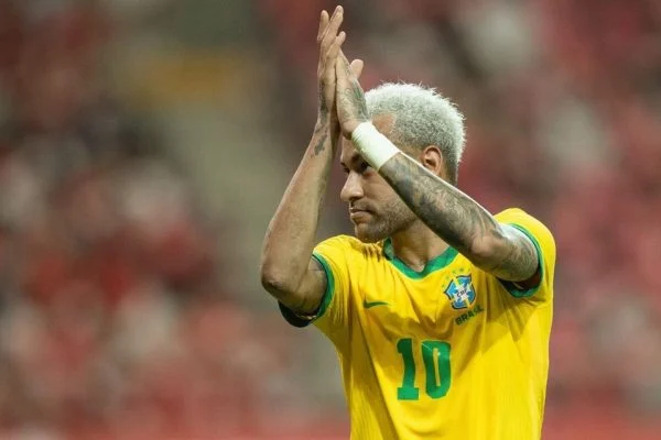 Neymar discute com seguidora do Twitter: “Tome conta da sua vida” - Foto: Divulgação