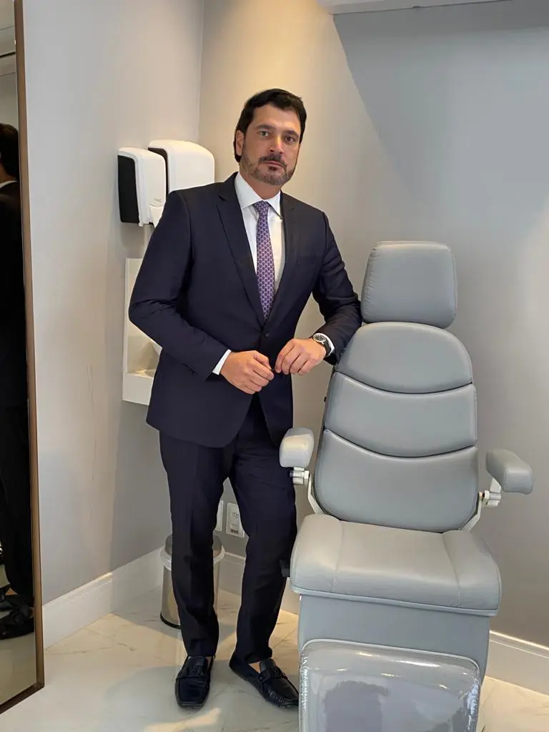 Cirurgião Regis Ramos Explica Que Nova Técnica De Lipoaspiração Para Um Pós-Operatório Melhor 2 Cirurgião Explica Que Nova Técnica De Lipoaspiração Para Um Pós-Operatório Melhor