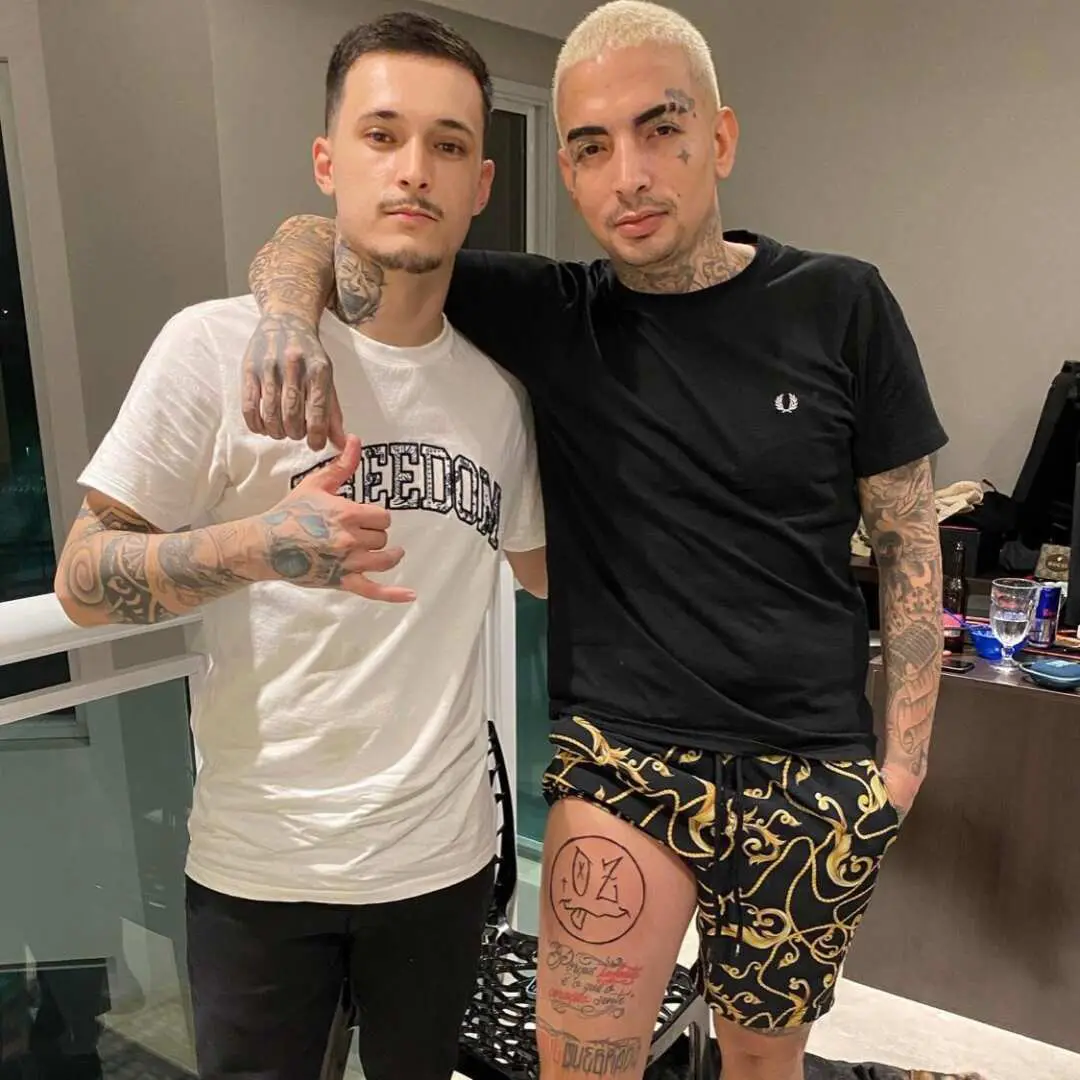 Vinicius Barnabé O Tatuador E Youtuber Que Vem Somando Milhões De Visualizações E Crescendo Cada Vez Mais Nas Redes Sociais 2 Tatuador Vinicius Barnabé E Mc Guimê - Crédito Da Foto: Gislene Fernandes / Divulgação