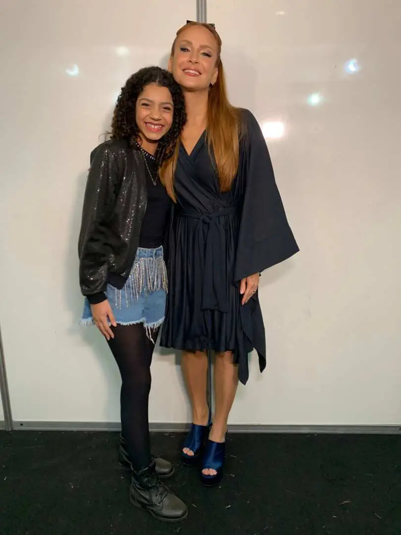 Laurah Pessanhah, Ex The Voice Kids, Divide Palco Com Claudia Leitte, Sua Técnica No Reality Global 2 Laurah Pessanha