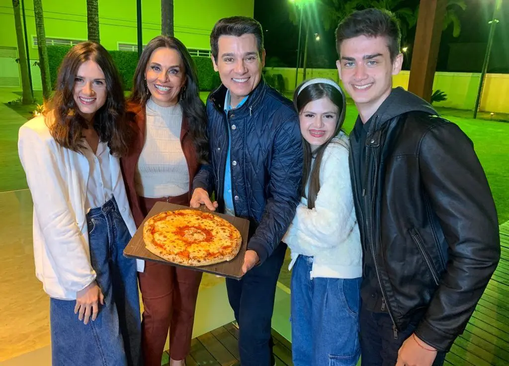 Carla Vilhena Mostra Intimidade De Apresentadores Do Sbt Em Especial Do Dia Dos Pais 2 Nossos Pais Divulgacao Sbt 4 Egobrazil