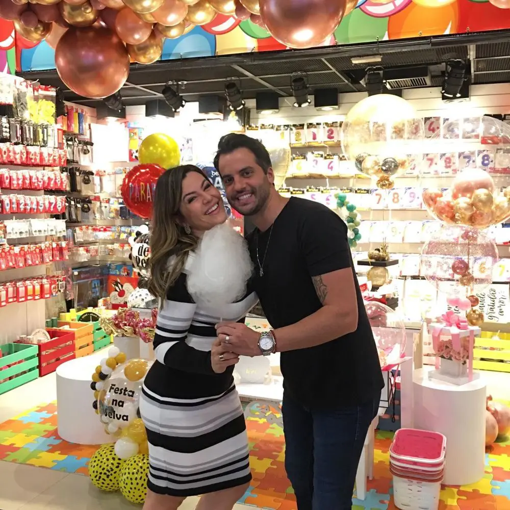 Empresária Lays Reze Inaugura No Morumbi Shopping A Loja 'Empório By Festas' 5 Tânia Oliveira E O 'Namorido' Thiago Serra Prestigiam Inauguração Da Loja Empório By Festas - Foto: Divulgação