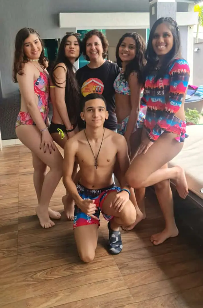 Tia Dani Inaugura A '1ª Mia Fashion House', Para Blogueiros Mirins 3 Tia Dani