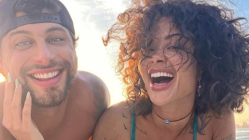 Aline Campos se derrete por Jesus Luz em cliques românticos na praia: ''Era pra ser'' - Foto: Reprodução / Instagram