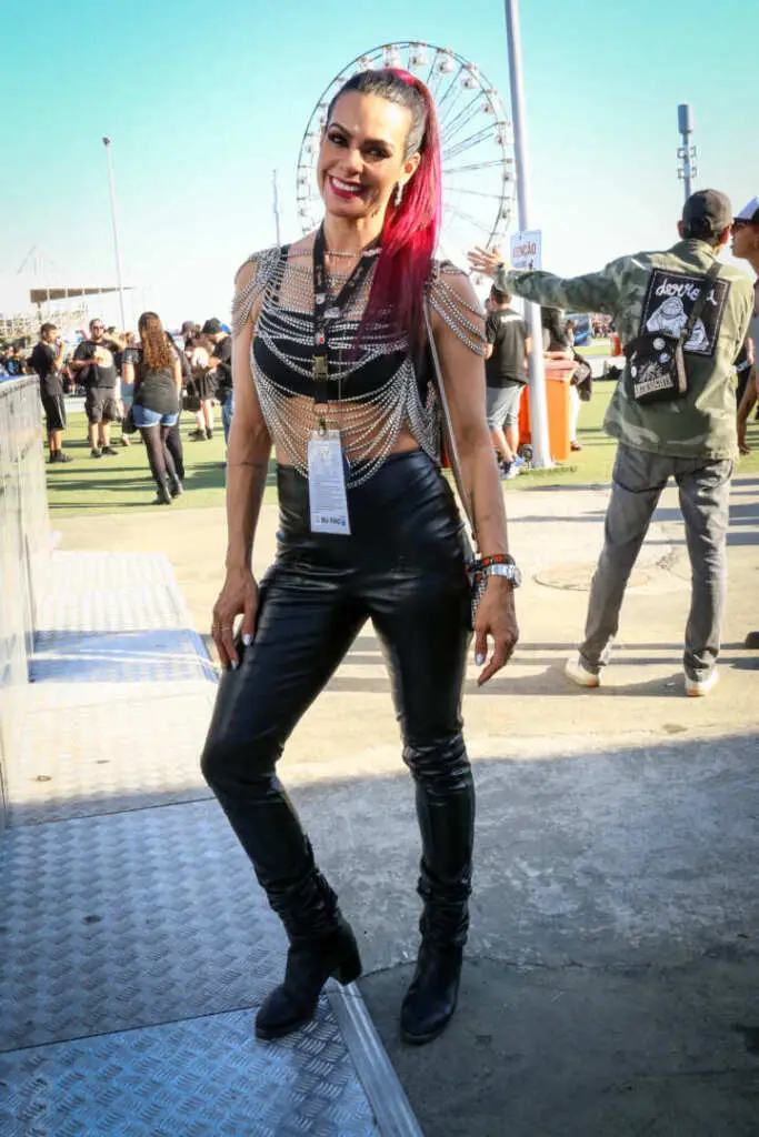 Livia Medina Entra No &Quot;Clima Do Metal&Quot; No Rock In Rio 2 Img 0639 Egobrazil