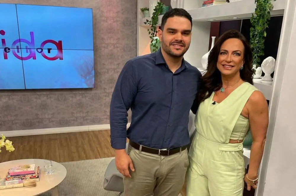 Dr. Daniel Bratan E A Apresentadora Claudia Tenório - Foto: Divulgação