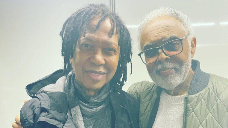 Djavan registra momento em que encontrou com Gilberto Gil em um camarim durante festival - Foto: Reprodução / Instagram