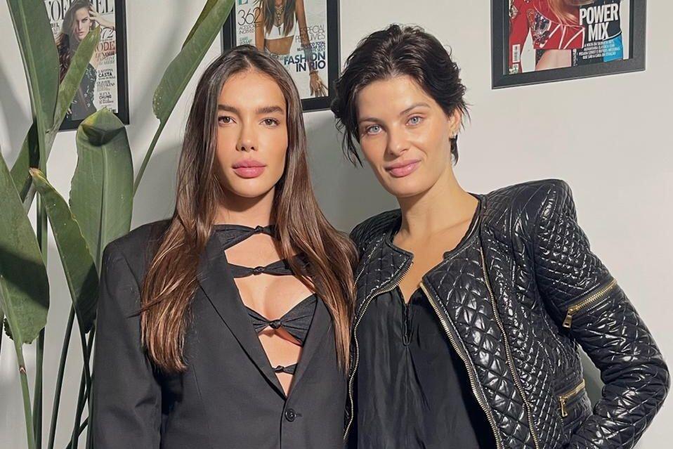 Isabeli Fontana encontra Sara Cunha na casa Mega Model em São Paulo