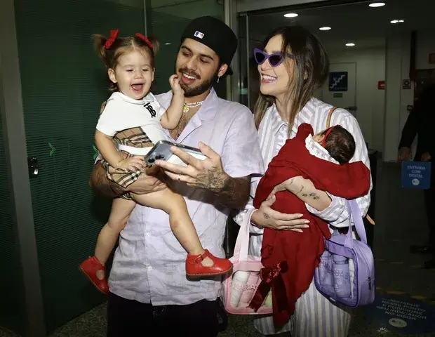 Virginia Fonseca e Zé Felipe deixam a maternidade com Maria Flor: “Estamos muito felizes”