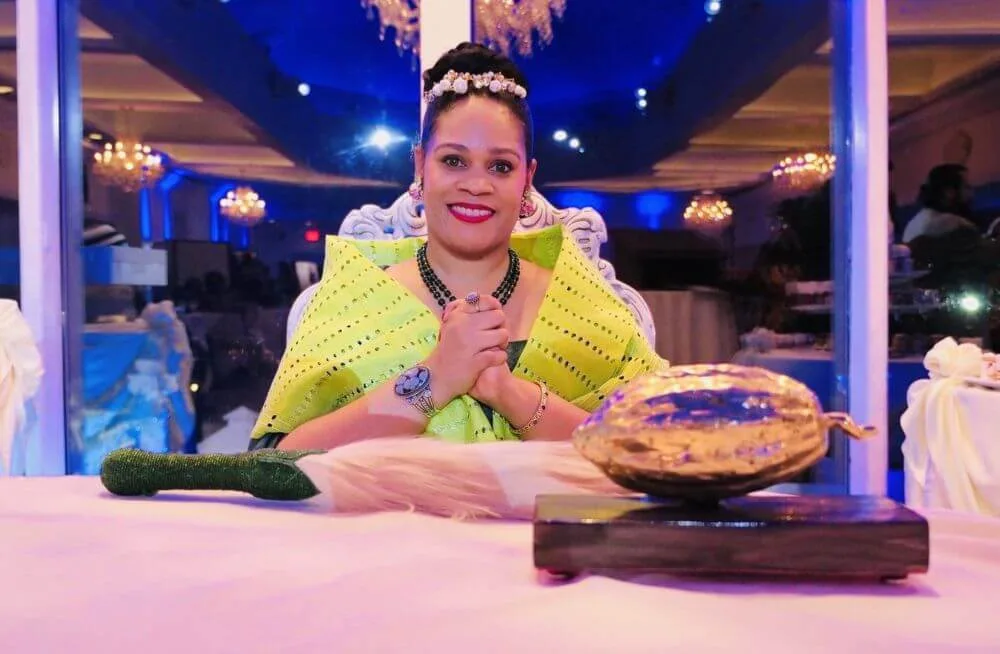 Rainha Da Beleza Americana Se Torna Rainha Angelique-Monet Na Nigéria 2 Rainha Angelique-Monet