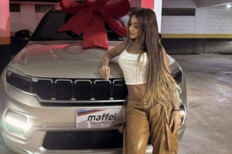 Funkeira Mirella compra carro de luxo avaliado em mais de R$ 200 mil - Foto: Reprodução/Instagram@mirella