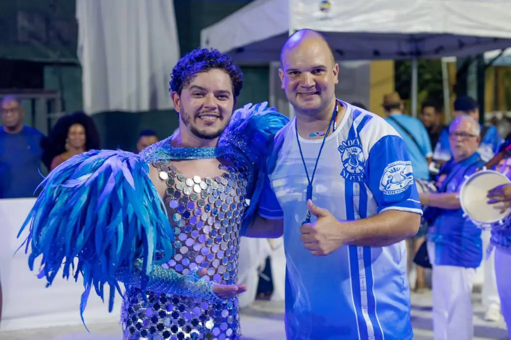 Juarez Souza É Coroado Rei De Bateria Do Acadêmicos De Niterói 2 Coroacao Juarez 5 Egobrazil
