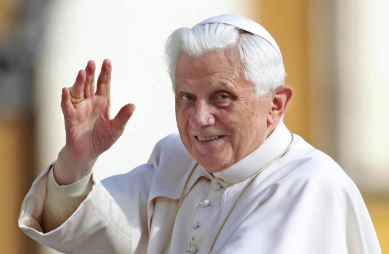 Morte de Bento XVI é destaque na imprensa mundial