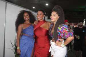 Atrizes Cris Viana, Luedji luna e Juliana Alves se encontram no festival de verão do Brasil, FV 23