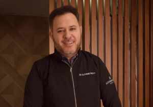 Idosos também podem fazer Harmonização facial? Especialista explica!