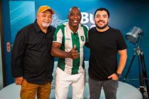 Intérprete Ito Melodia revela que vai tentar carreira solo após o carnaval