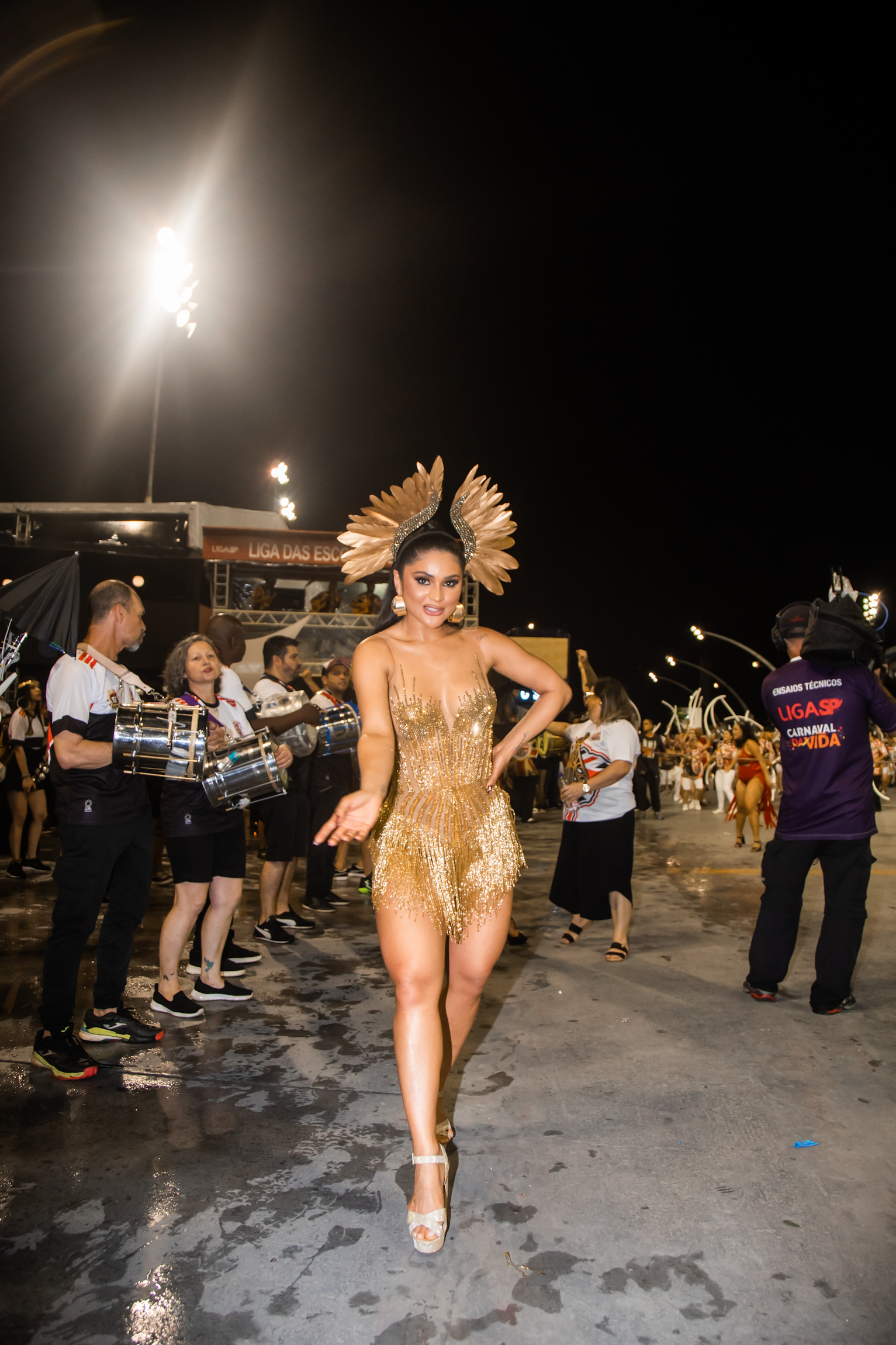 Mileide Mihaile cai no samba em ensaio técnico da Indepente Tricolor em SP - Fotos: Patrícia Devoraes / Brazil News