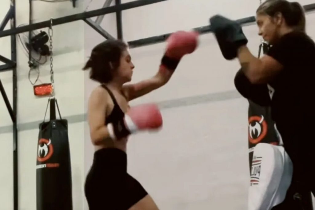 Klara Castanho reinando boxe