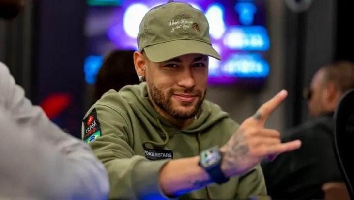 Neymar participa de torneio de poker e aposta mais de R$ 50 mil