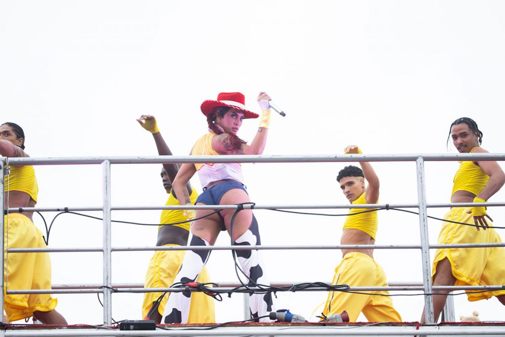 Pabllo Vittar arrasou na escolha do look para bloco de Carnaval – Foto: Patrícia Devoraes/Brazil News