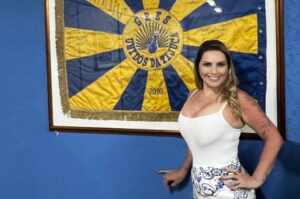 Viviane Mairink é destaque no Carnaval do Rio de Janeiro pela primeira vez
