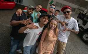 Veridiana Ulson, considerada a Dentista dos artistas transforma a vida dos Mcs e recebe homenagem