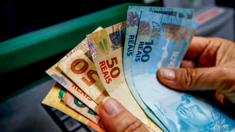 Muitos brasileiros irão se beneficiar com o 13º pagamento (Foto Reprodução/Internet)
