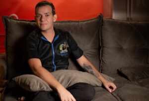 Ricardo Pavanelly faz projeto de entrega de ovos de Páscoa para crianças carentes do RJ