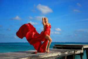 Thalita Zampirolli seguirá como rainha de bateria da Unidos de Padre Miguel