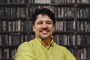 Poesofias: o mais novo lançamento do poeta Giovani Miguez