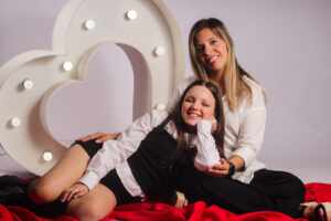 Atriz mirim Cecília Garnier Celebra o Dia das Mães com Amor e Gratidão