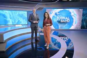 Eduardo Oinegue e Adriana Araújo estreiam nova fase do “Jornal da Band”