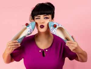 Jordana Donni, Miss Pin-Up do Brasil, faz sucesso com sua marca de moda retrô