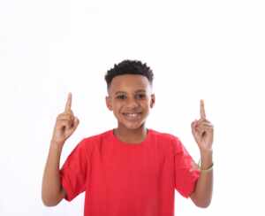 Samuel Estevam, brilha na TV interpretando Dimitri na novela “A Infância de Romeu e Julieta”