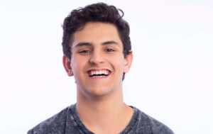 Com mais de 15 musicais no currículo, Vitor Vaimberg estreia novo espetáculo no Rio