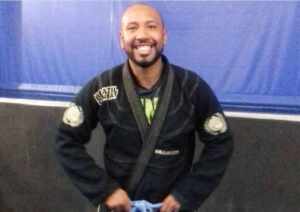 Muso do carnaval inclui Jiu-jitsu e Muay Thai em preparação para a Marquês de Sapucaí