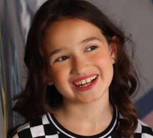 Musical Encanto: Manu Zambelli, talentosa atriz vive a protagonista Mirabel; confira!