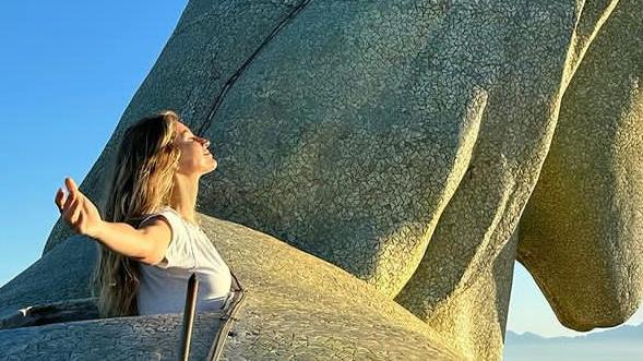 Gisele Bündchen relembra passagem pelo Brasil e posta foto no topo do Cristo Redentor