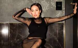 Após procedimento de 100 mil, modelo Juliana Herc se recupera no pós-operatório da Clinica Nany Mota