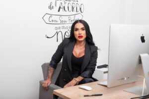 Empreendedora, Palestrante e Mãe, Kamila Simioni fala sobre Negócios, Rotina e empoderamento feminino