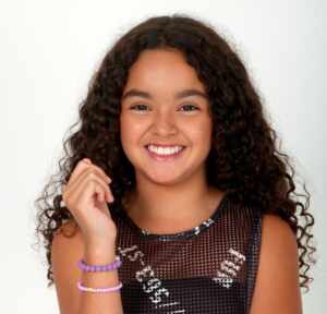 Valentina Danelon: Conheça a jovem estrela do Teatro e Além